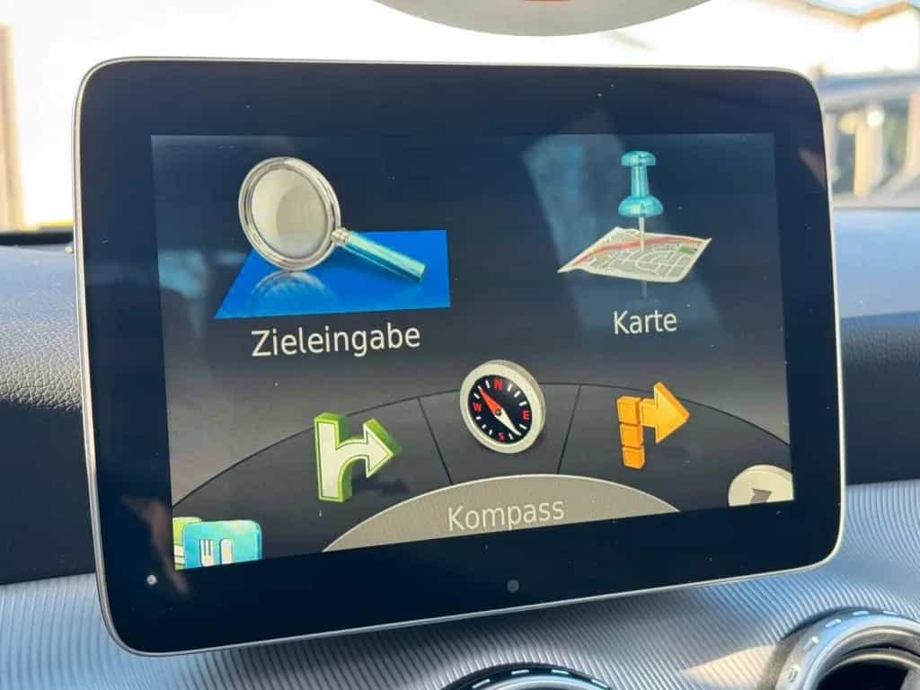 Mercedes-Benz GLA-Class 250 Totwinkel*Kamera*Ambiente*Pano*Xenon* 01/2017-photo-30