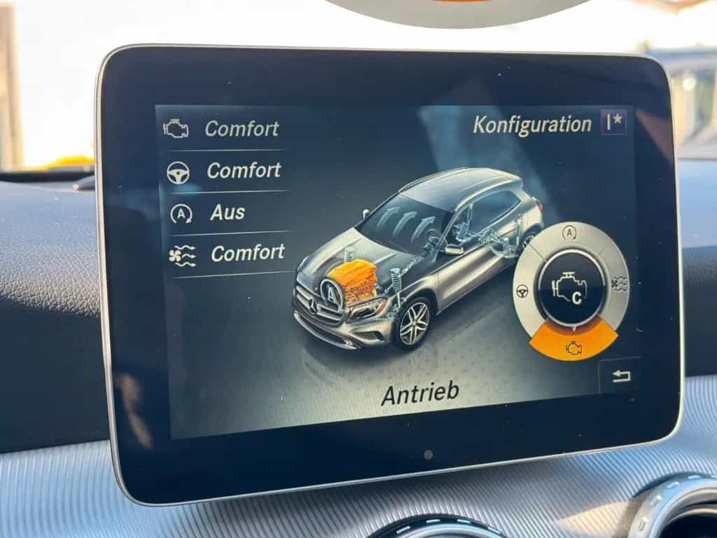 Mercedes-Benz GLA-Class 250 Totwinkel*Kamera*Ambiente*Pano*Xenon* 01/2017-photo-36