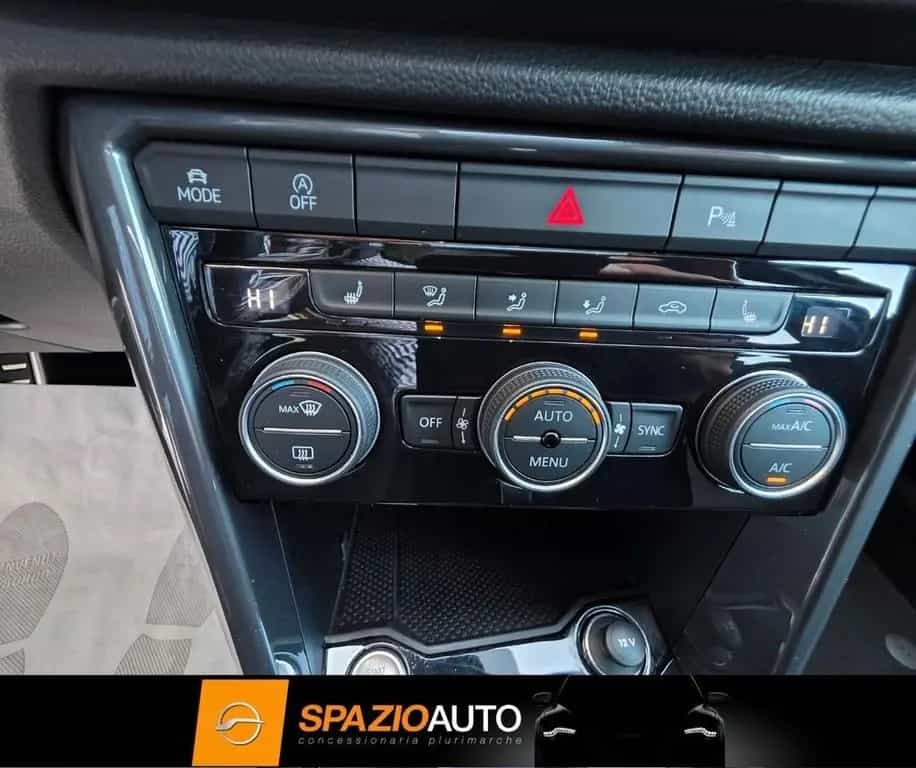 Other Volkswagen T-Roc 1.5 TSI 150cv ACT DSG *R-LINE* 01/2022-photo-9