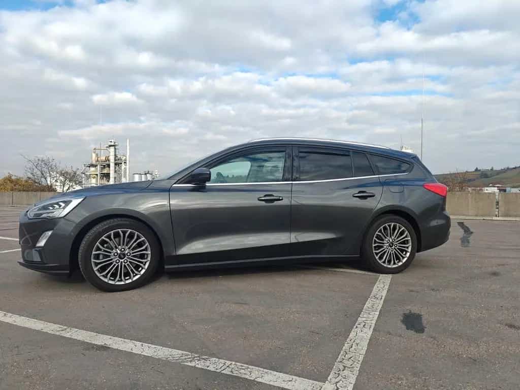 Ford Focus 1,5 EcoBoost Pano-Dach AHK 02/2019-photo-0