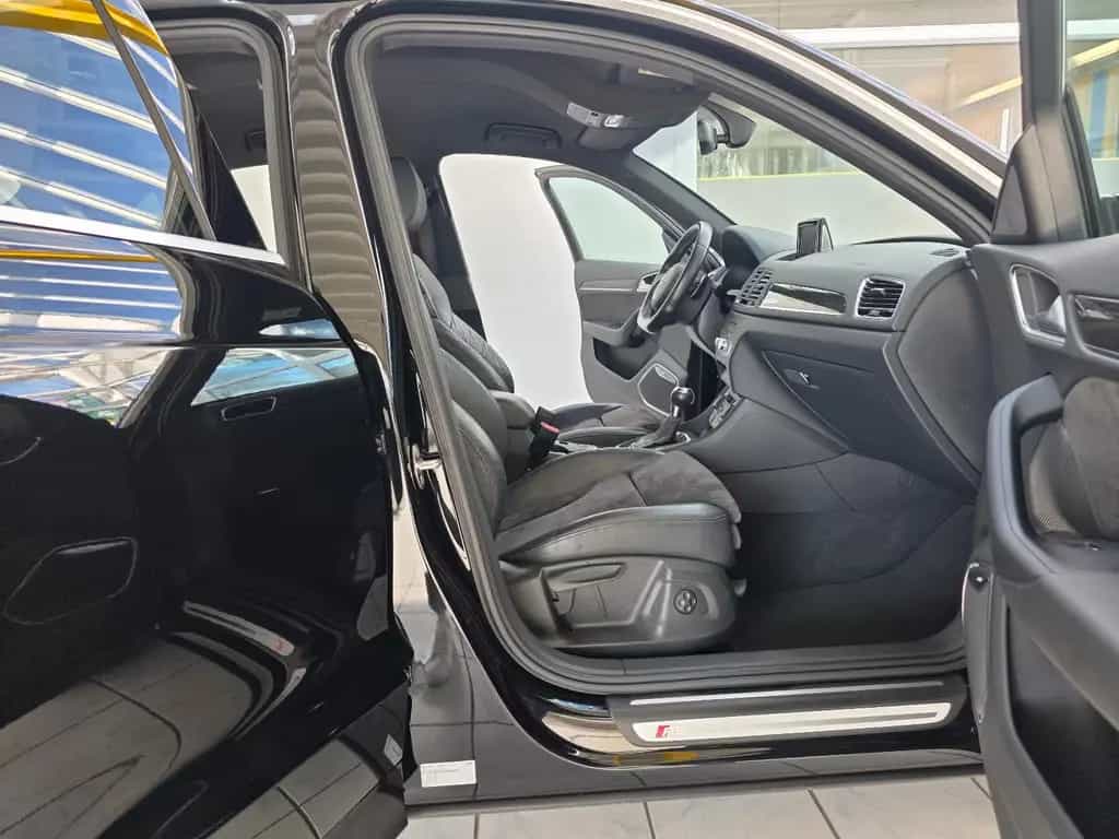 Audi RSQ3 RS Q3 2.5 TFSI quattro performance 06/2016-photo-17