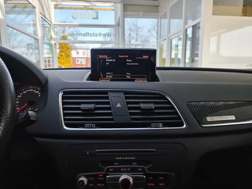 Audi RSQ3 RS Q3 2.5 TFSI quattro performance 06/2016-photo-27