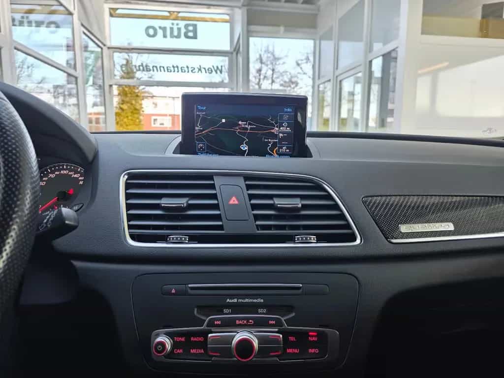 Audi RSQ3 RS Q3 2.5 TFSI quattro performance 06/2016-photo-29