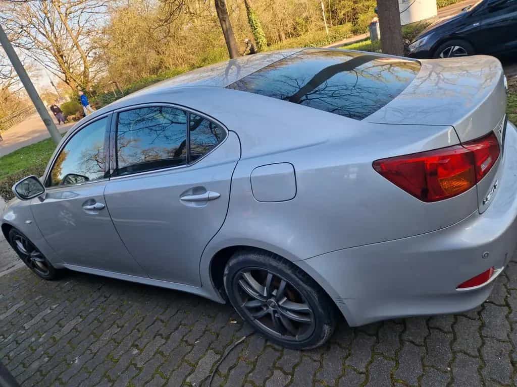 Lexus IS 220 d - fahrtüchtig und gepflegt 05/2009-photo-0
