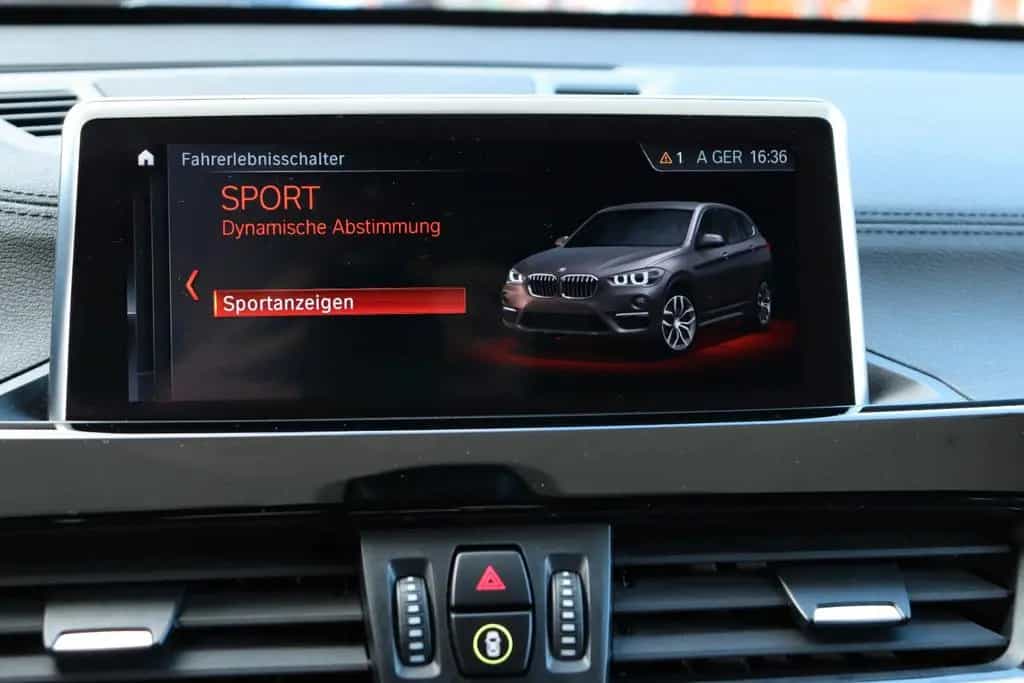 BMW X1 xDrive 20 d xLine *2.Hd*LED*8 Räder*PDC* 10/2021-photo-17