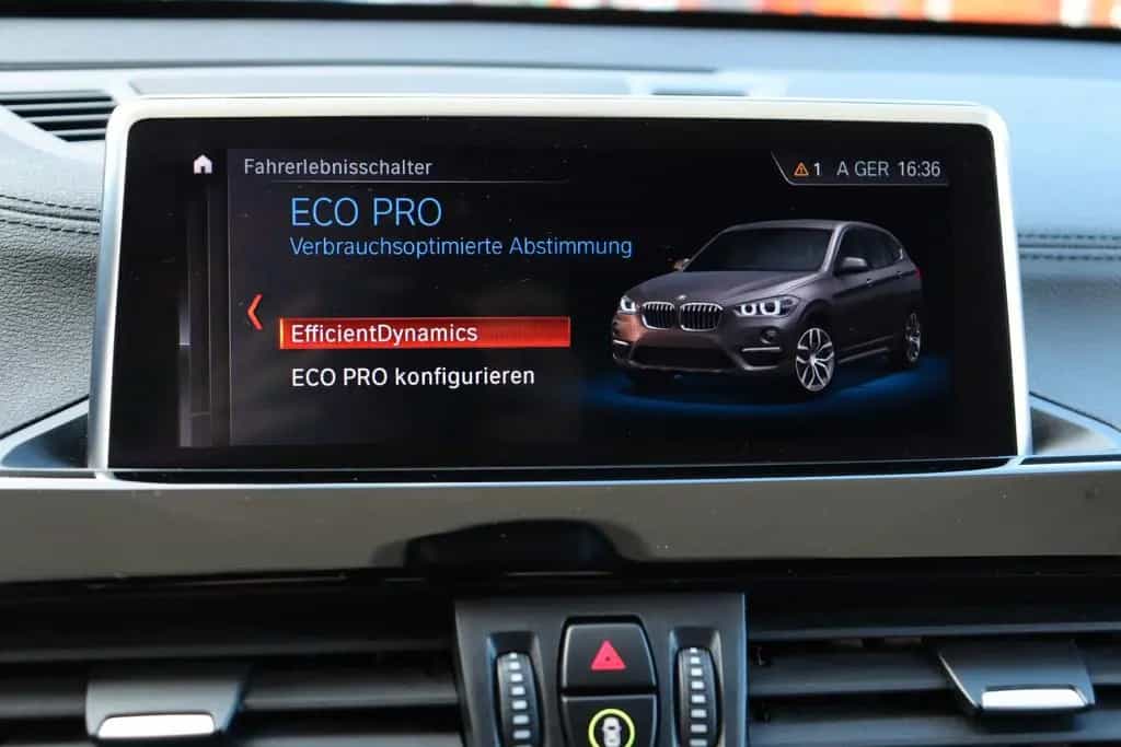BMW X1 xDrive 20 d xLine *2.Hd*LED*8 Räder*PDC* 10/2021-photo-19