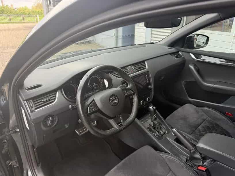 Skoda Octavia TSI RS 2.0 Combi +Navi+CarPlay+Totwinkel 05/2019-photo-14