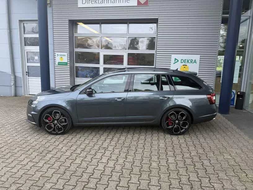 Skoda Octavia TSI RS 2.0 Combi +Navi+CarPlay+Totwinkel 05/2019-photo-3