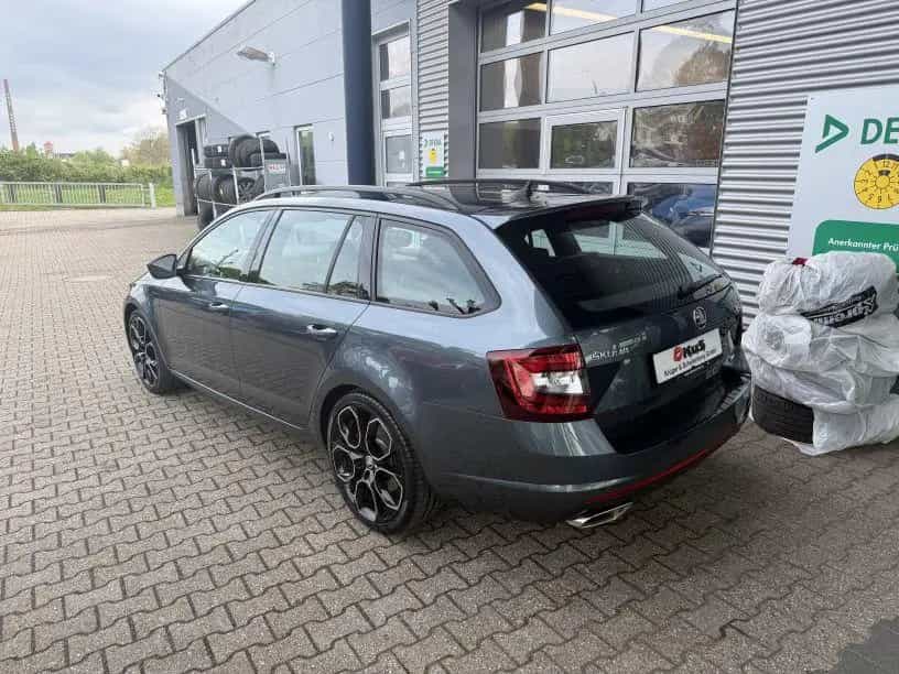 Skoda Octavia TSI RS 2.0 Combi +Navi+CarPlay+Totwinkel 05/2019-photo-4