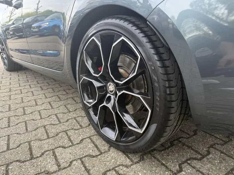 Skoda Octavia TSI RS 2.0 Combi +Navi+CarPlay+Totwinkel 05/2019-photo-6