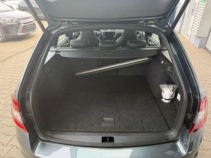 Skoda Octavia TSI RS 2.0 Combi +Navi+CarPlay+Totwinkel 05/2019-photo-9