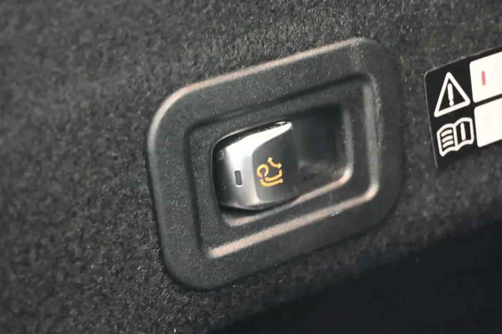 Mercedes-Benz C-Class 180 *LED *AHK *2-ZONEN *SHZ *KAMERA *AMBIENTE 05/2016-photo-21