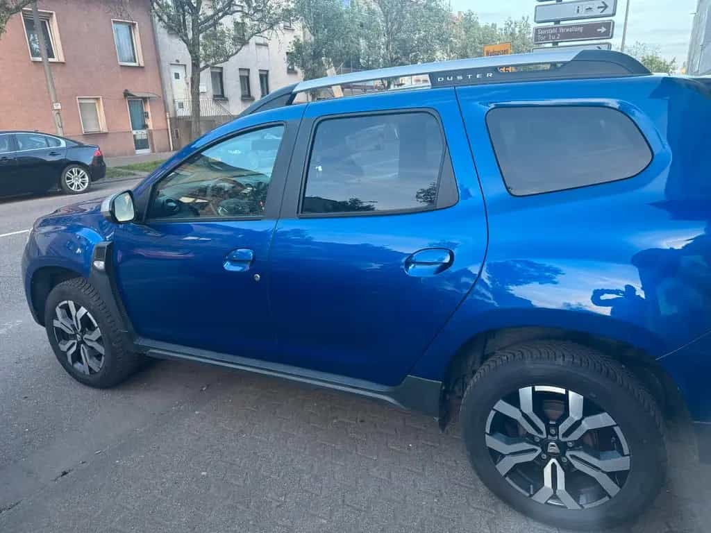 Dacia Duster II Prestige 1.Hand neue TÜV 08/2021-photo-3