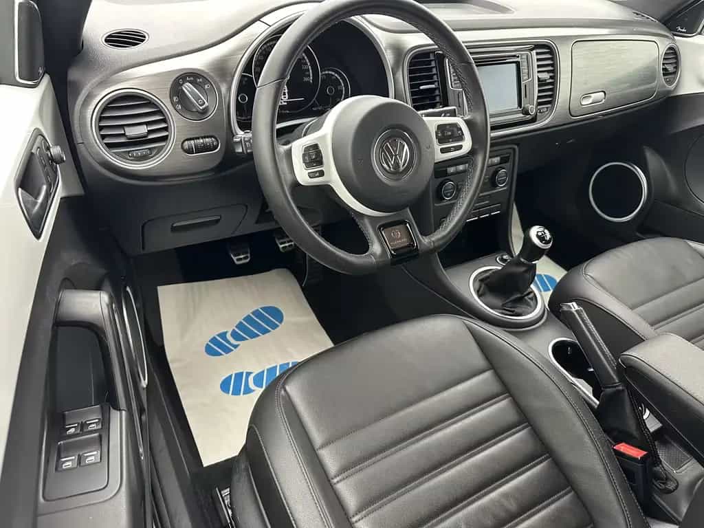 Volkswagen Beetle Karmann BMT "NAVI-MULTI-LEDER-SITZH-PDC" 02/2016-photo-17