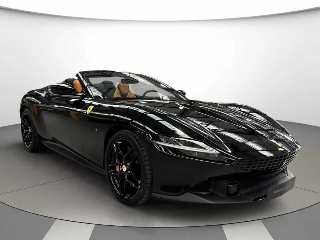 Ferrari Roma Spider / Lenkrad mit physischen Knöpfen 02/2026-photo-20