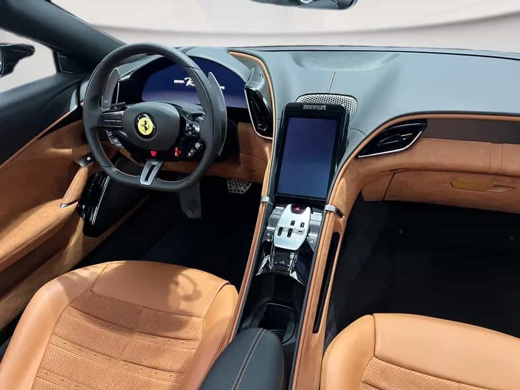 Ferrari Roma Spider / Lenkrad mit physischen Knöpfen 02/2026-photo-24