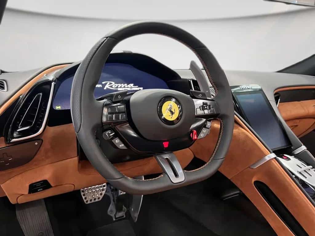 Ferrari Roma Spider / Lenkrad mit physischen Knöpfen 02/2026-photo-7