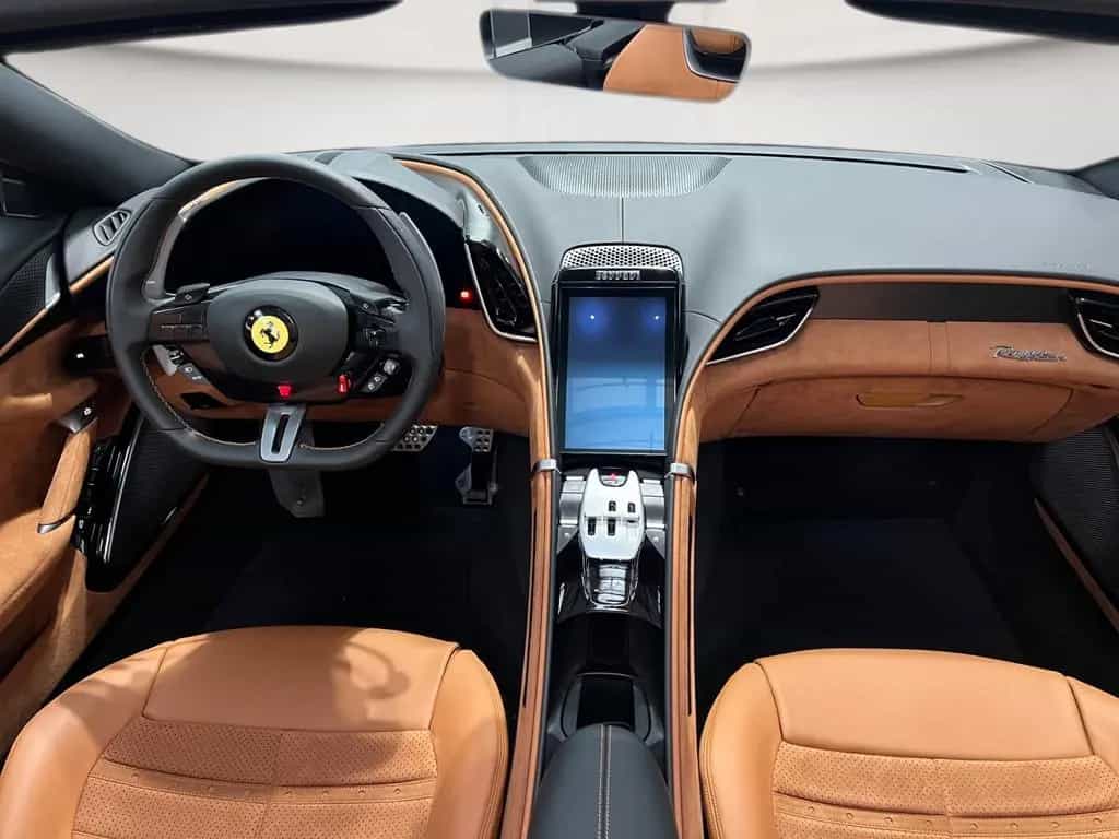 Ferrari Roma Spider / Lenkrad mit physischen Knöpfen 02/2026-photo-8