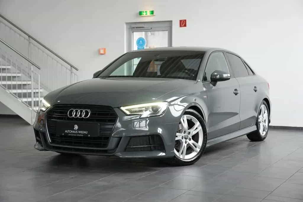 Audi A3 Limousine sport 12/2017-photo-0