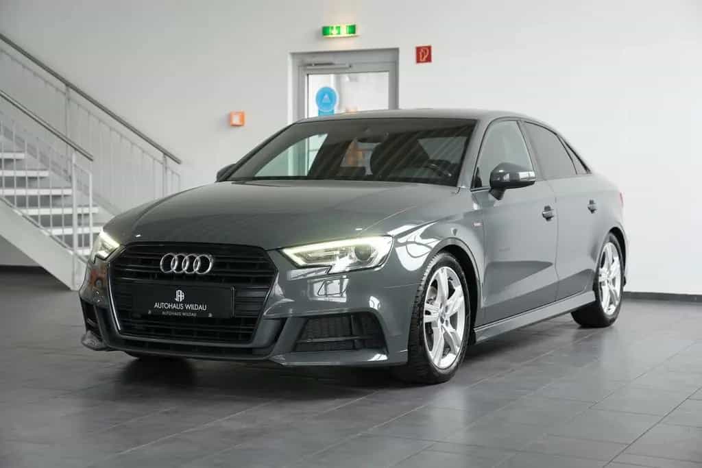 Audi A3 Limousine sport 12/2017-photo-1