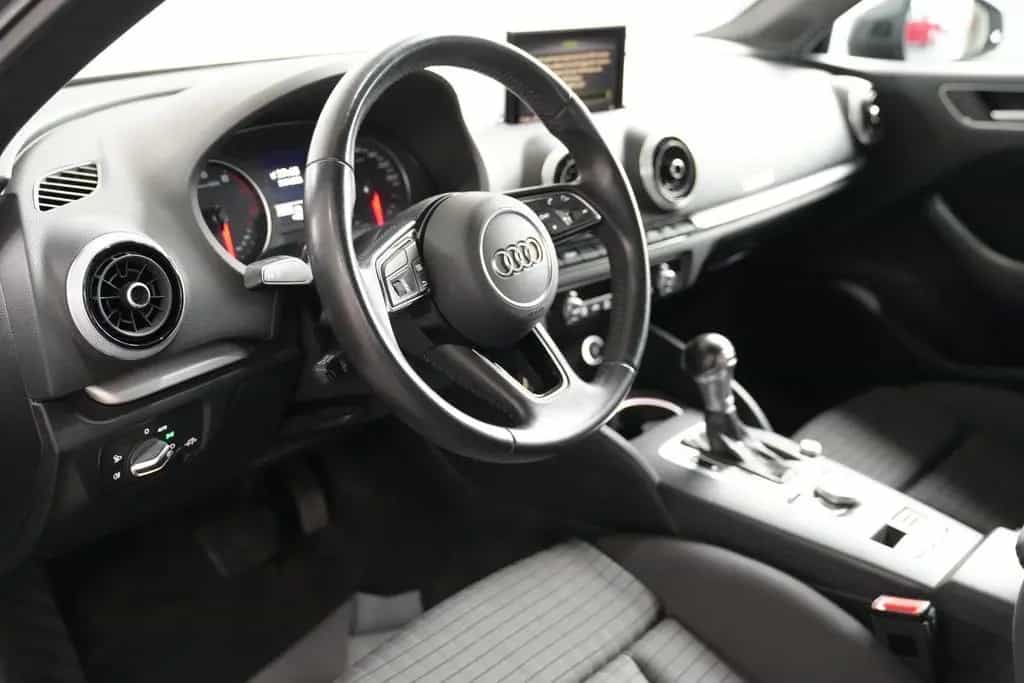 Audi A3 Limousine sport 12/2017-photo-16