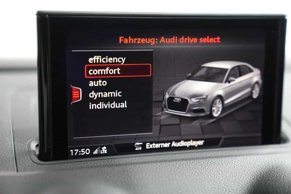 Audi A3 Limousine sport 12/2017-photo-28