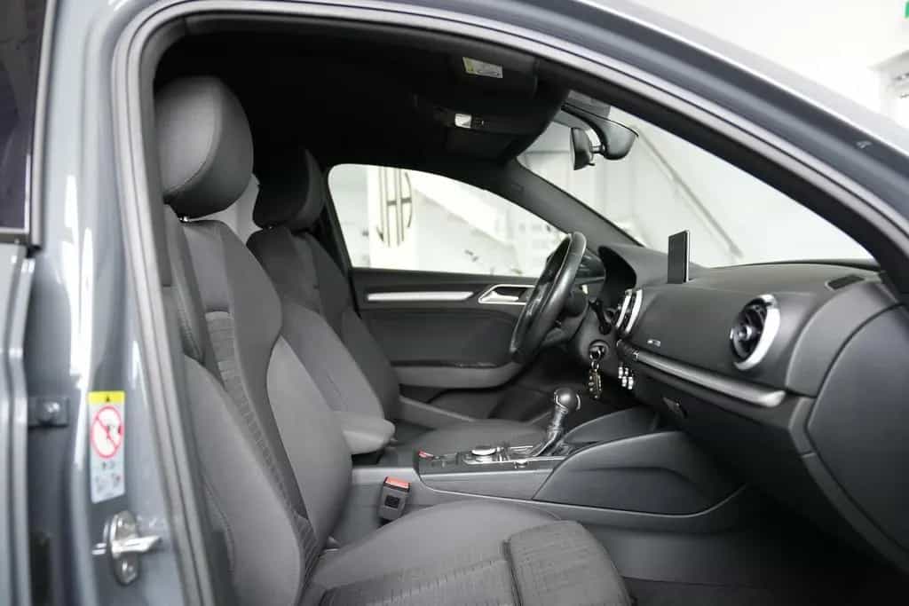 Audi A3 Limousine sport 12/2017-photo-9
