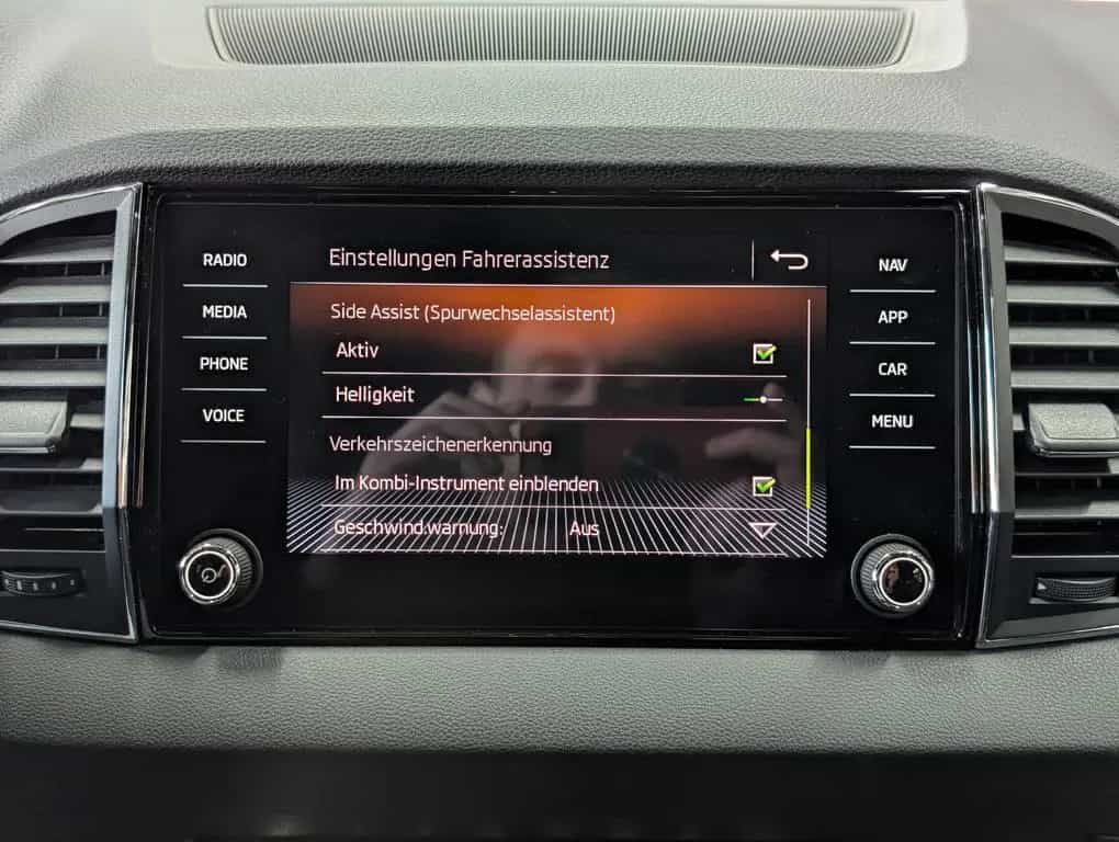 Skoda Karoq Sportline 4x4 2.0 TSI ACC APP 4xSHZ AMBI 12/2019-photo-29