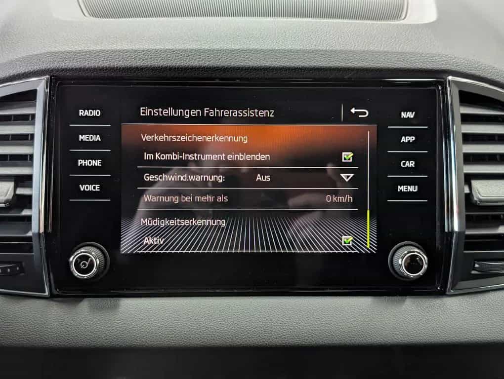 Skoda Karoq Sportline 4x4 2.0 TSI ACC APP 4xSHZ AMBI 12/2019-photo-30
