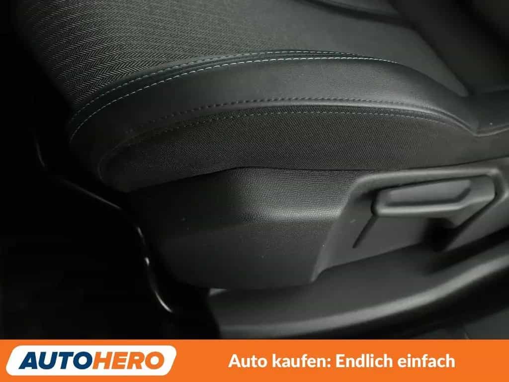 Peugeot 3008 1.2 Mild-Hybrid 136 Allure Pack Aut.*NAVI* 02/2024-photo-29
