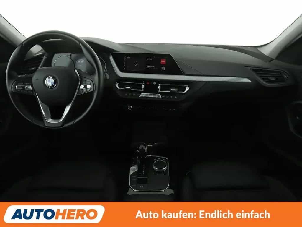 BMW 1 Series 118d Sport Line Aut.*NAVI*LED*PDC*SHZ*TEMPO* 08/2020-photo-11