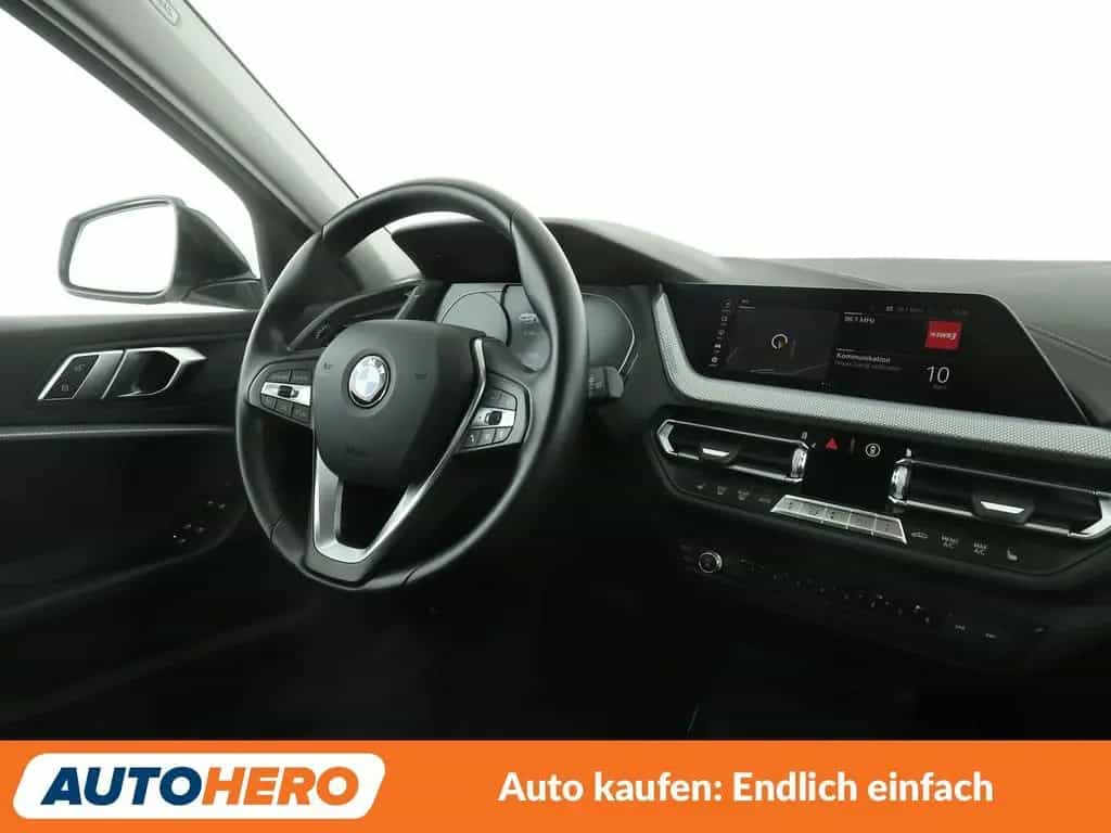 BMW 1 Series 118d Sport Line Aut.*NAVI*LED*PDC*SHZ*TEMPO* 08/2020-photo-12