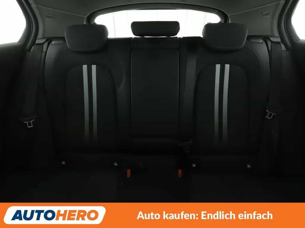 BMW 1 Series 118d Sport Line Aut.*NAVI*LED*PDC*SHZ*TEMPO* 08/2020-photo-15