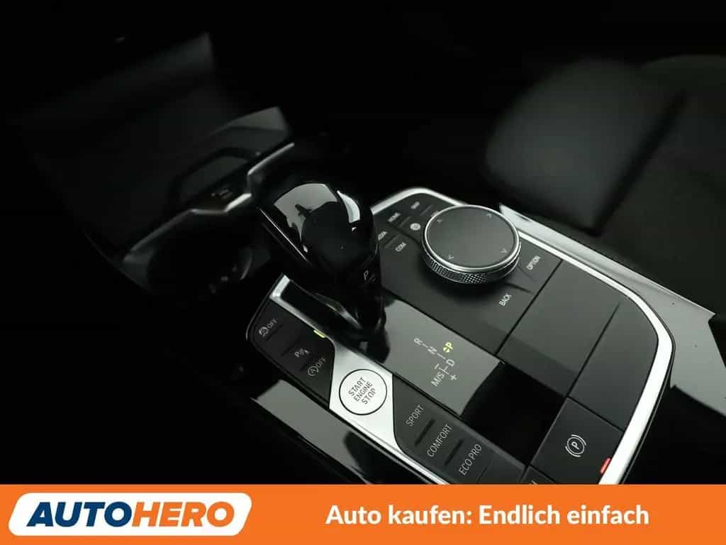 BMW 1 Series 118d Sport Line Aut.*NAVI*LED*PDC*SHZ*TEMPO* 08/2020-photo-22