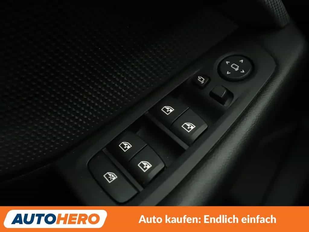 BMW 1 Series 118d Sport Line Aut.*NAVI*LED*PDC*SHZ*TEMPO* 08/2020-photo-23