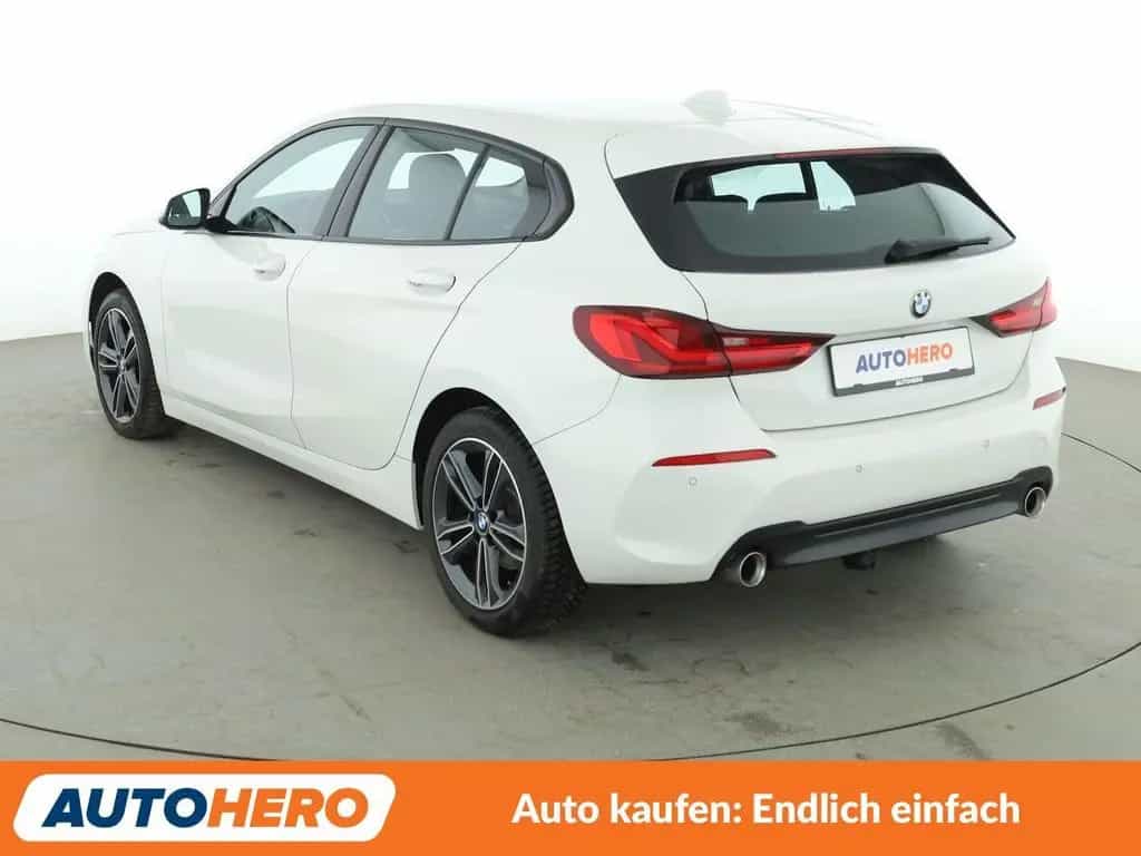 BMW 1 Series 118d Sport Line Aut.*NAVI*LED*PDC*SHZ*TEMPO* 08/2020-photo-3