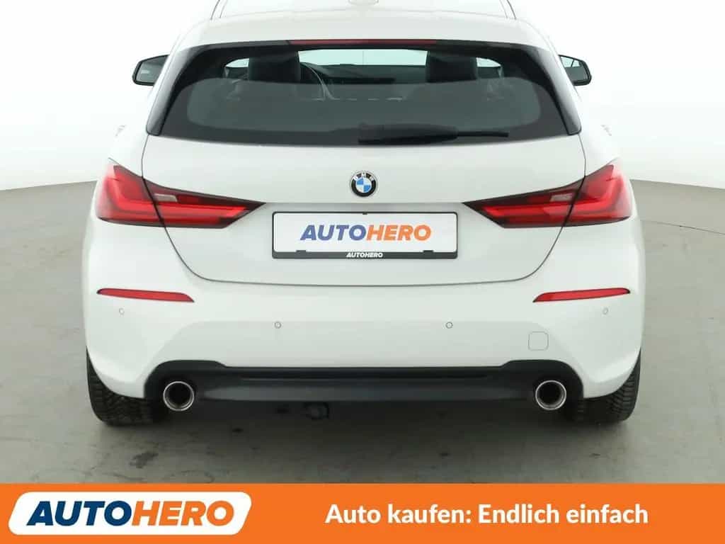 BMW 1 Series 118d Sport Line Aut.*NAVI*LED*PDC*SHZ*TEMPO* 08/2020-photo-4