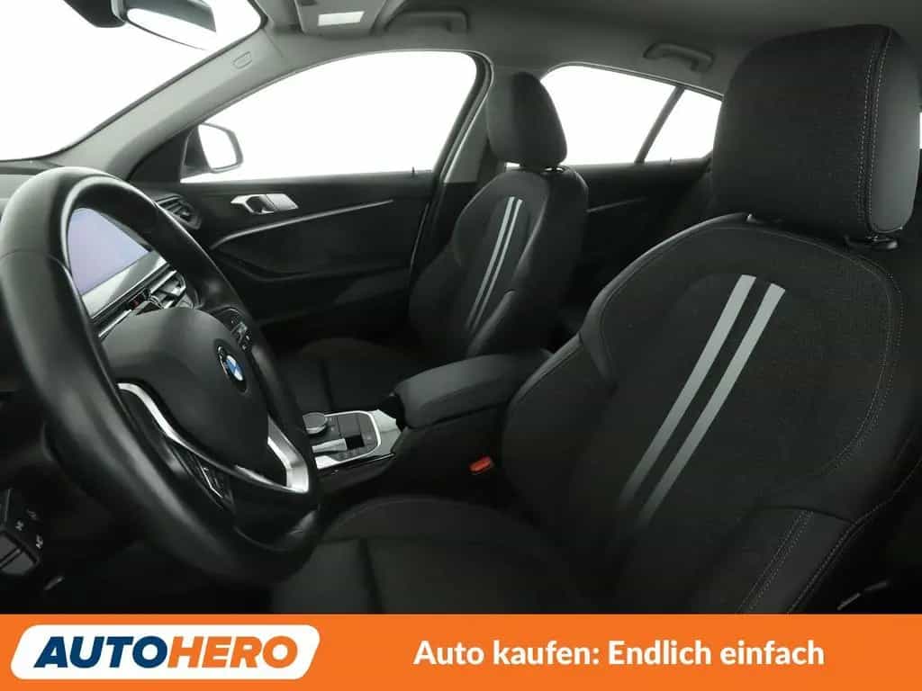 BMW 1 Series 118d Sport Line Aut.*NAVI*LED*PDC*SHZ*TEMPO* 08/2020-photo-9