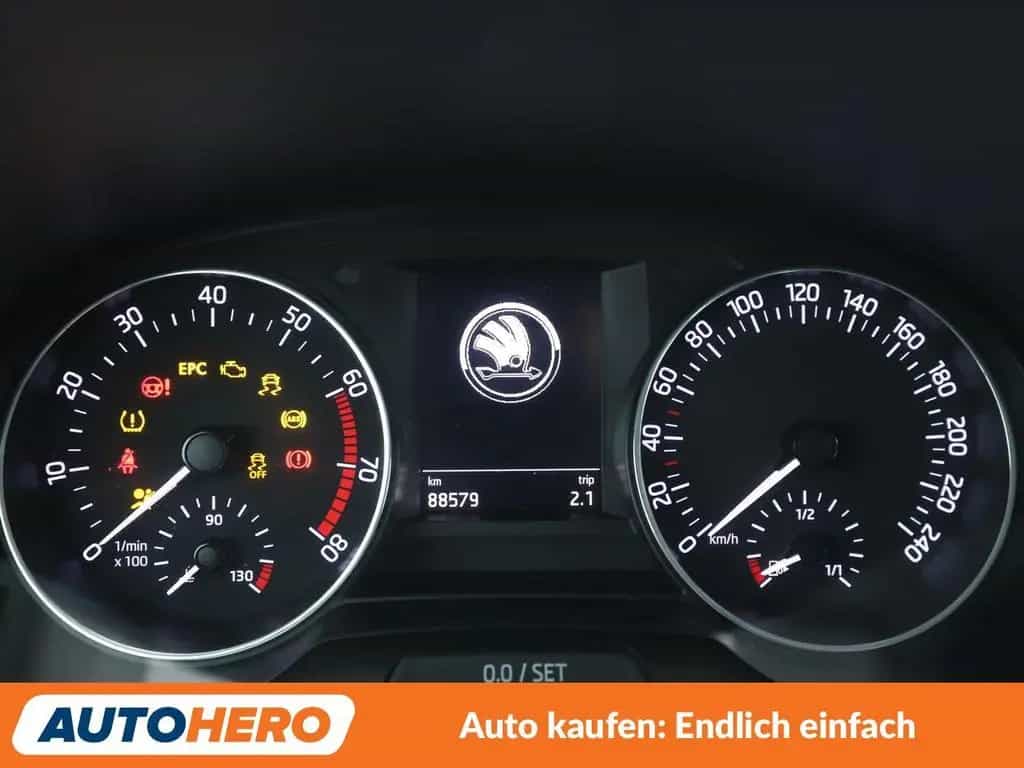 Skoda Fabia 1.2 TSI Joy*NAVI*TEMPO*PDC* 07/2016-photo-19