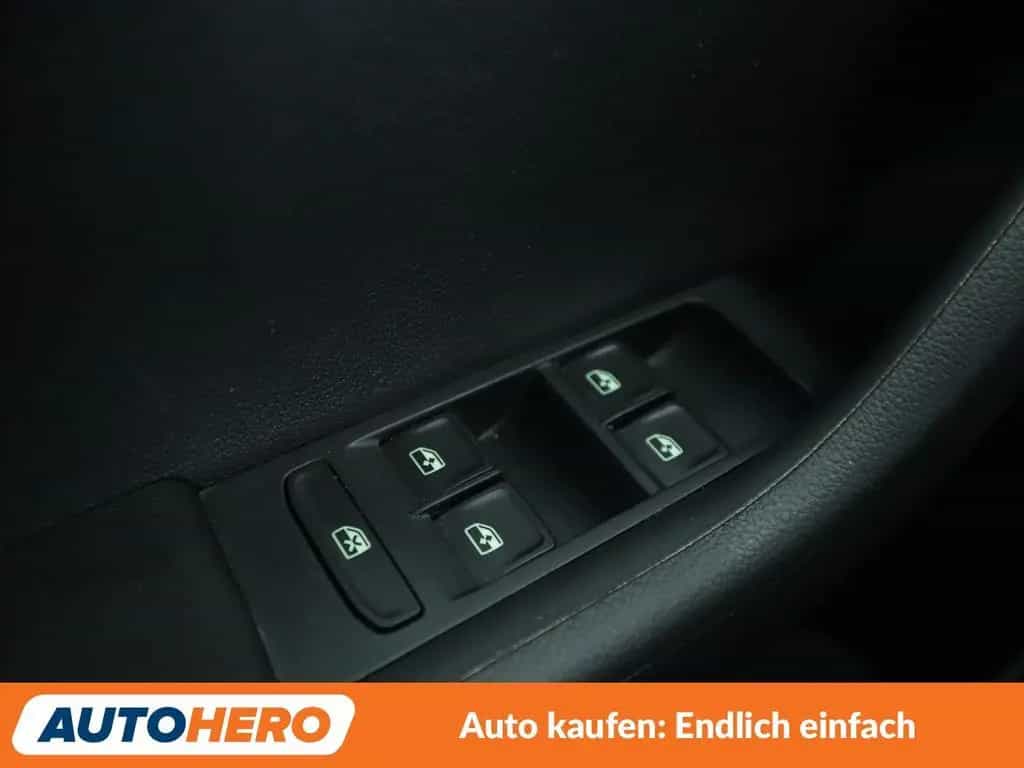 Skoda Fabia 1.2 TSI Joy*NAVI*TEMPO*PDC* 07/2016-photo-24