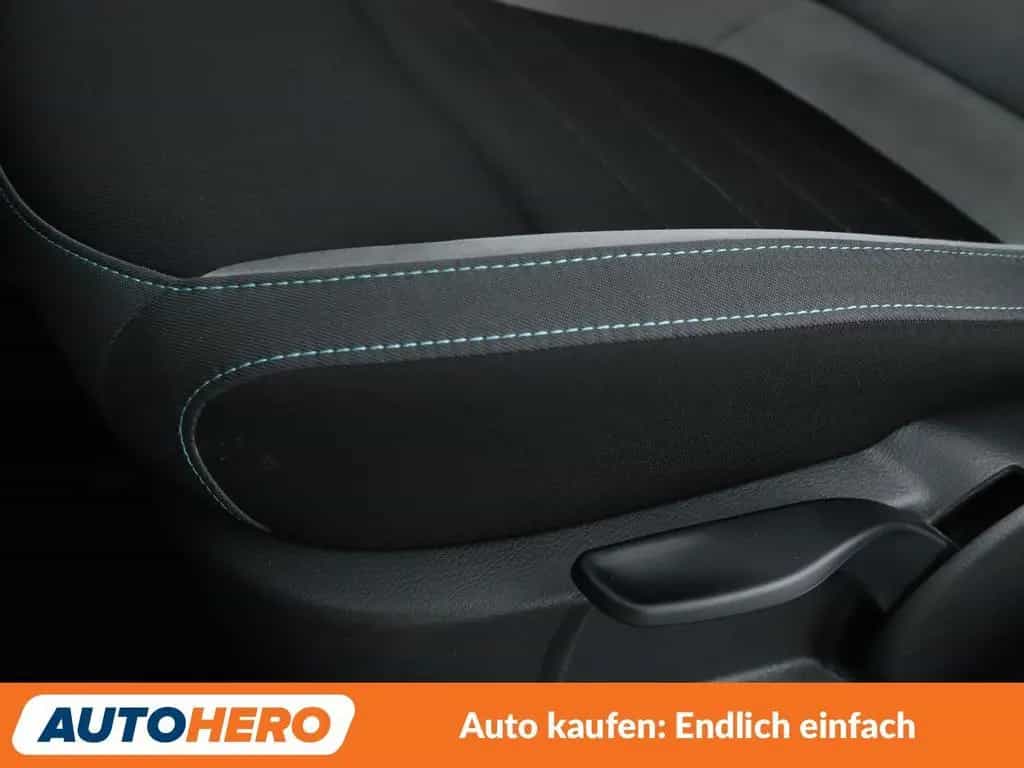 Skoda Fabia 1.2 TSI Joy*NAVI*TEMPO*PDC* 07/2016-photo-27