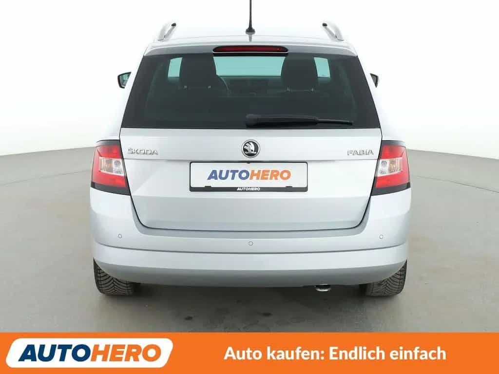 Skoda Fabia 1.2 TSI Joy*NAVI*TEMPO*PDC* 07/2016-photo-4