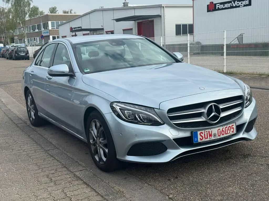 Mercedes-Benz C-Class 180 C Limousine C 180 CGI 12/2015-photo-2