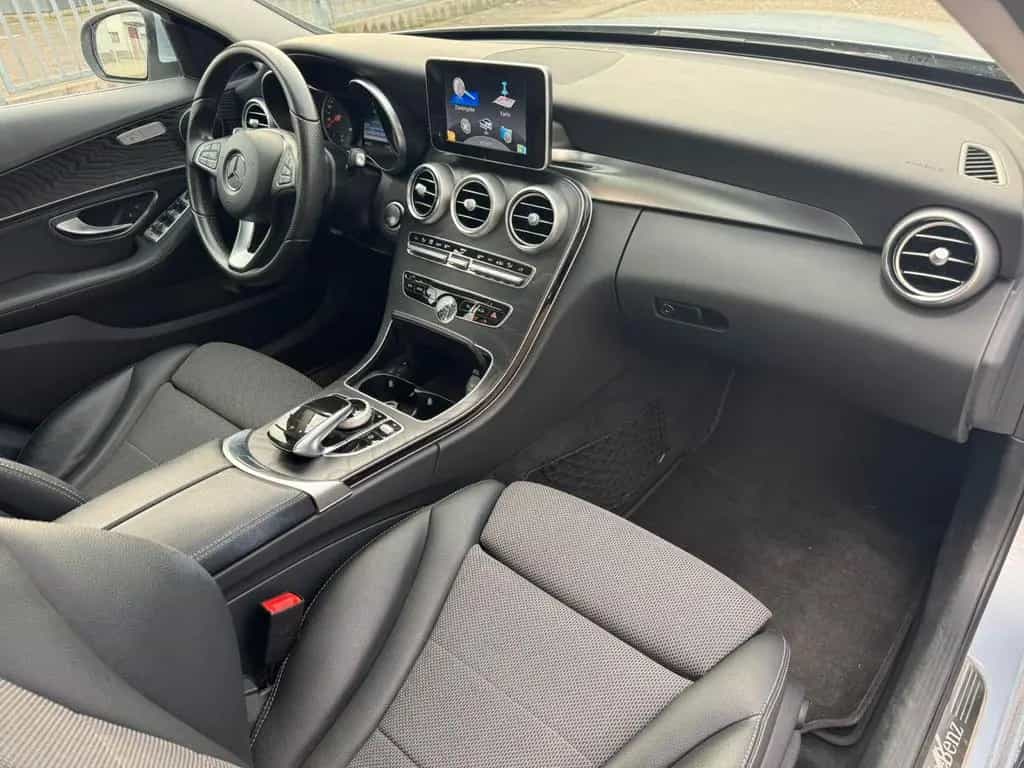Mercedes-Benz C-Class 180 C Limousine C 180 CGI 12/2015-photo-23