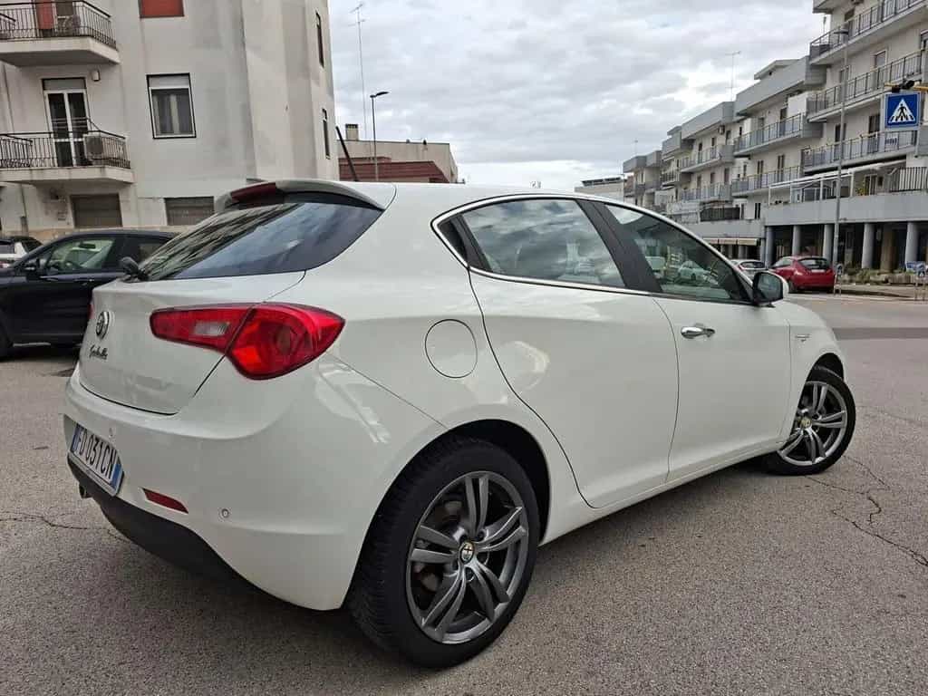 Alfa Romeo Giulietta 1.6 JTDm * 120 CV * Distinc 02/2016-photo-11