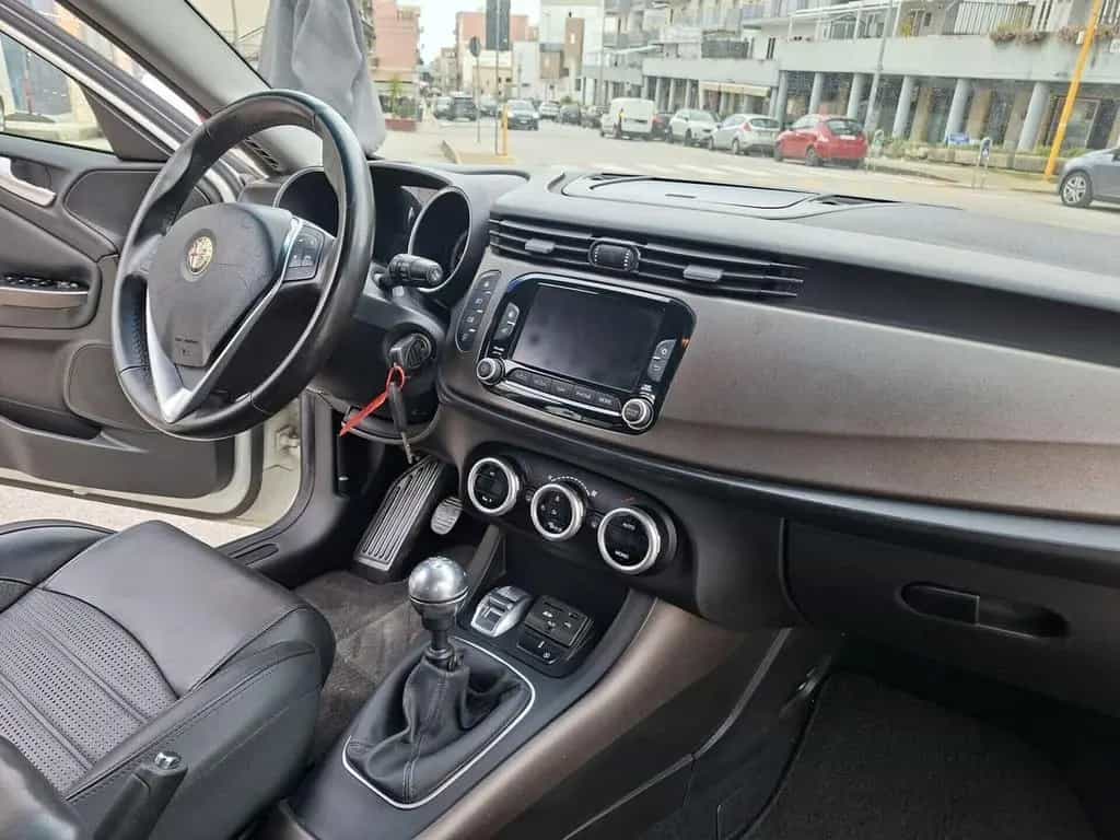 Alfa Romeo Giulietta 1.6 JTDm * 120 CV * Distinc 02/2016-photo-0