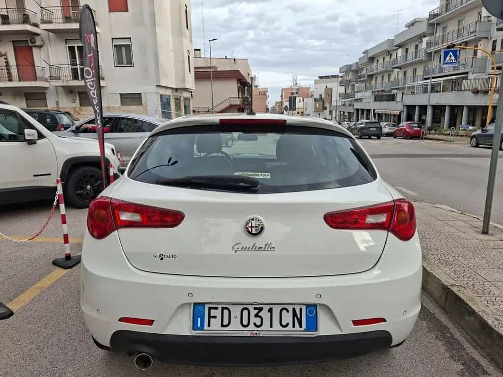 Alfa Romeo Giulietta 1.6 JTDm * 120 CV * Distinc 02/2016-photo-2