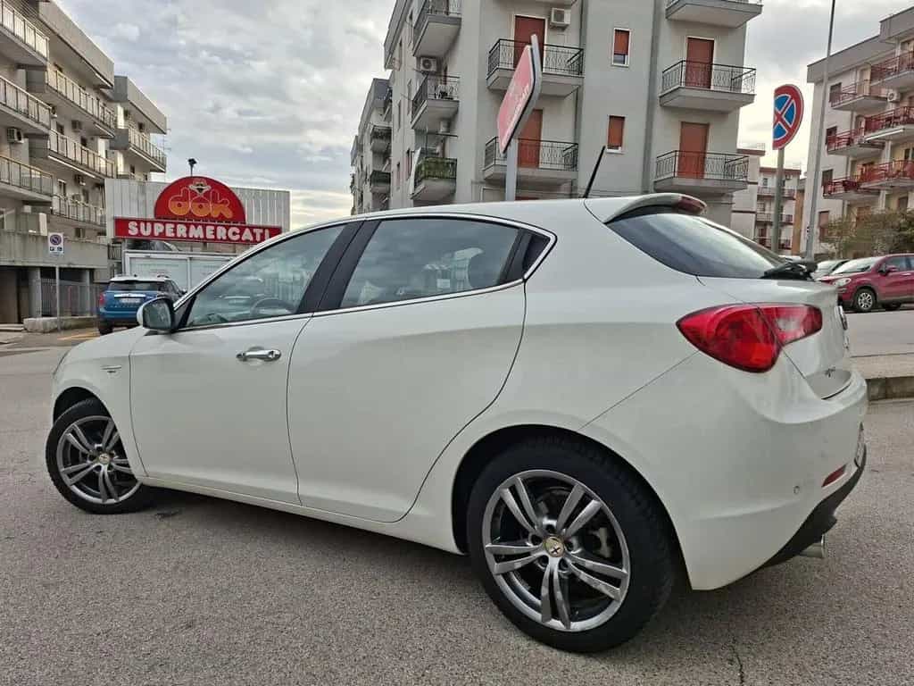 Alfa Romeo Giulietta 1.6 JTDm * 120 CV * Distinc 02/2016-photo-5