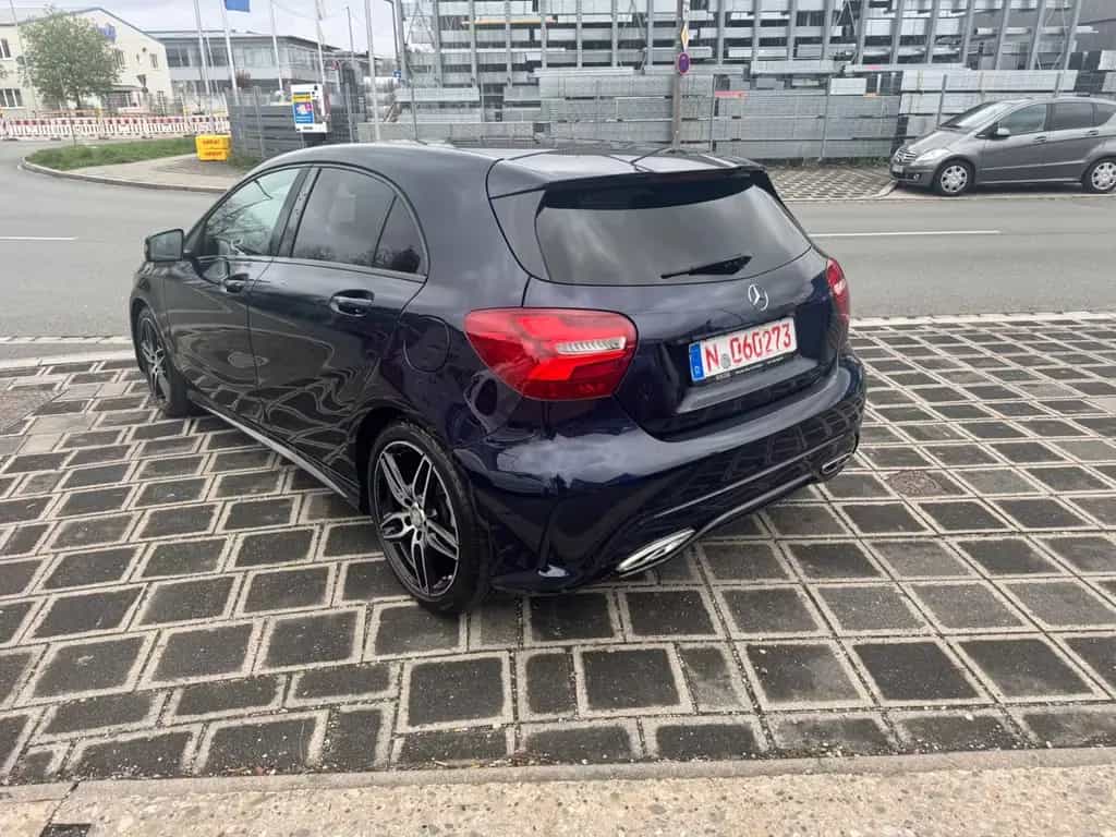 Mercedes-Benz A 180 AMG Line 03/2017-photo-2