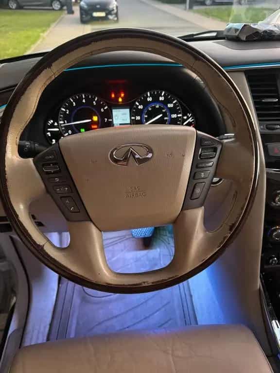 Infiniti QX56 09/2011-photo-14